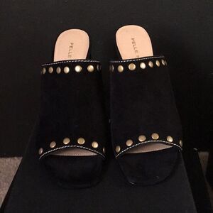 New Pelle Moda size 6B